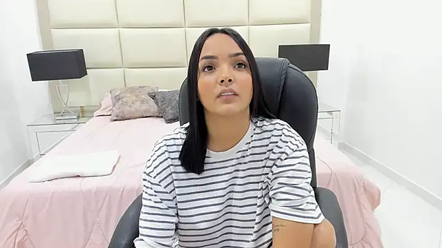 Chloelarsons online show from 05-01-26, 01:10