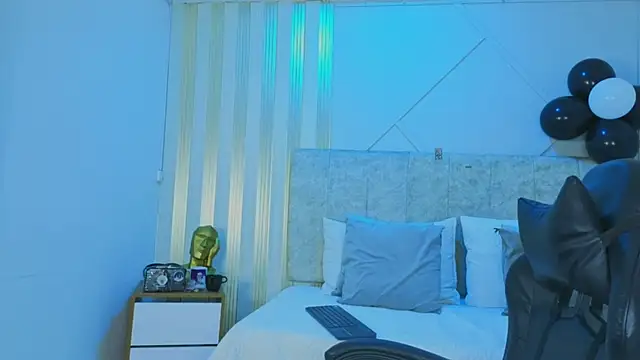 j belle  online show from 03-18-26, 12:51