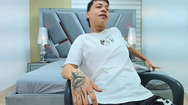 HENRY GREEN2 online show from 04-07-26, 07:26