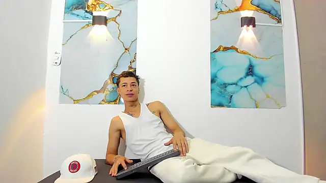 HENRY GREEN2 online show from 03-15-26, 01:07