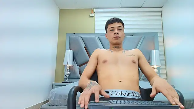 HENRY GREEN2 online show from 04-10-26, 07:32