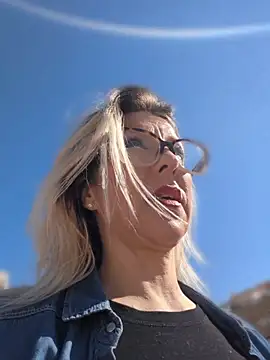 ManuelaX online show from 02-23-26, 10:49