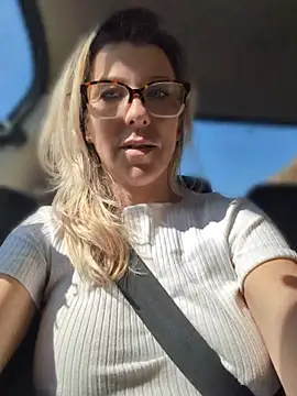 ManuelaX online show from 02-24-26, 11:11