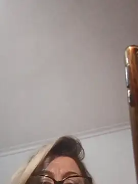 ManuelaX online show from 03-05-26, 06:48