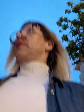 ManuelaX online show from 04-24-26, 07:05