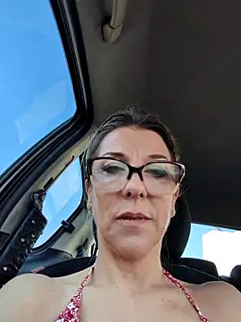 ManuelaX online show from 04-18-26, 04:53