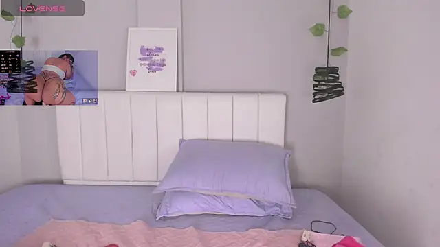 scarletth jhonsom1 online show from 04-08-26, 05:20