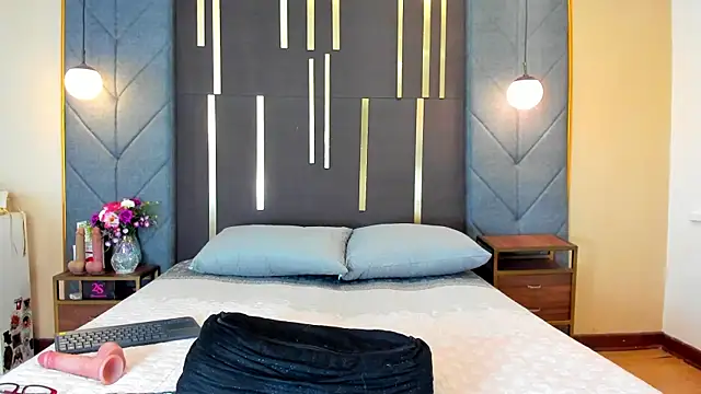 SofiiMontes online show from 05-19-26, 04:47