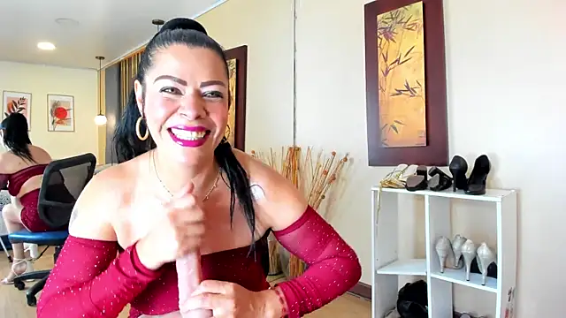 Snapshot of SofiiMontes chatting on 07-17-26, 12:13 SofiiMontes online show from 07-17-26, 12:13
