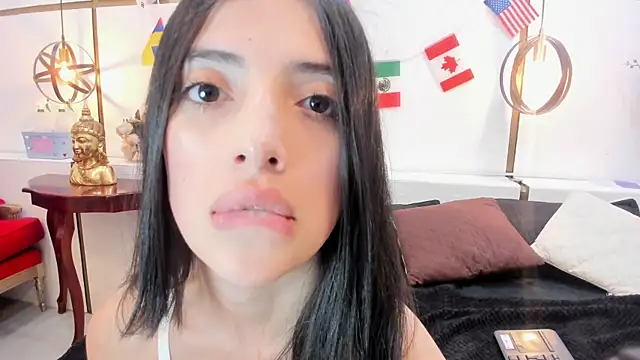 Snapshot of Cynthia1Fox chatting on 06-16-26, 07:47 Cynthia1Fox online show from 06-16-26, 07:47