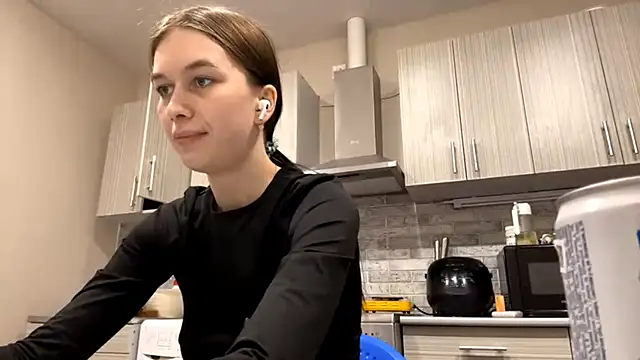 LaraDraggoo online show from 03-26-26, 06:39