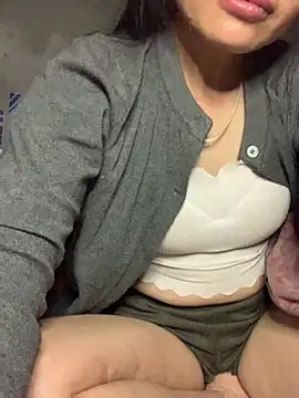 ten-girl-2k5 online show from 03-11-26, 12:15