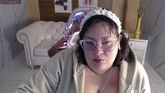 Astrid1 s online show from 04-10-26, 03:24