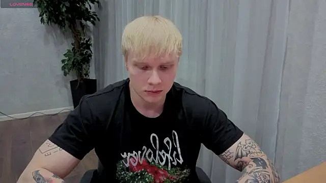 Whitesmoke666 online show from 03-10-26, 09:41