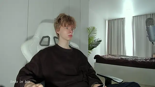 Wawesuc online show from 03-28-26, 04:02