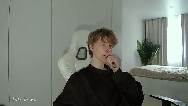 Wawesuc online show from 03-22-26, 06:04