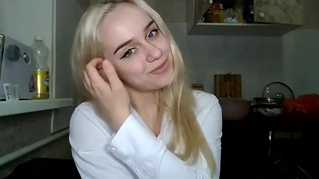 Barbie   girl online show from 03-19-26, 06:41