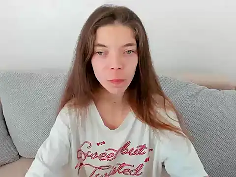 LikaAeiston1 online show from 03-12-26, 05:45