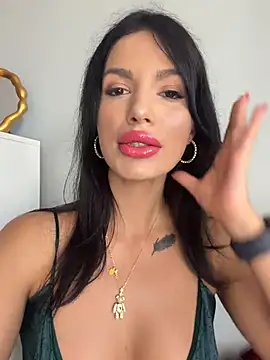 Snapshot of RaniaSnow chatting on 06-17-26, 08:03 RaniaSnow online show from 06-17-26, 08:03
