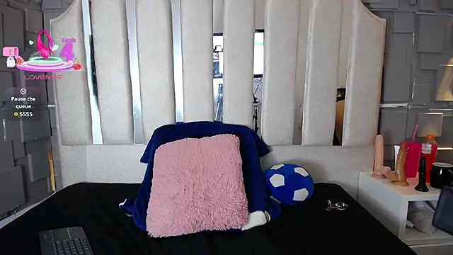 Chloe16  online show from 05-15-26, 11:52