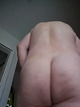 Snapshot of BigDaddyCooool chatting on 03-18-26, 04:19 BigDaddyCooool online show from 03-18-26, 04:19