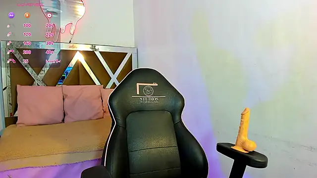 EVANGELIINE TAY online show from 03-19-26, 11:43