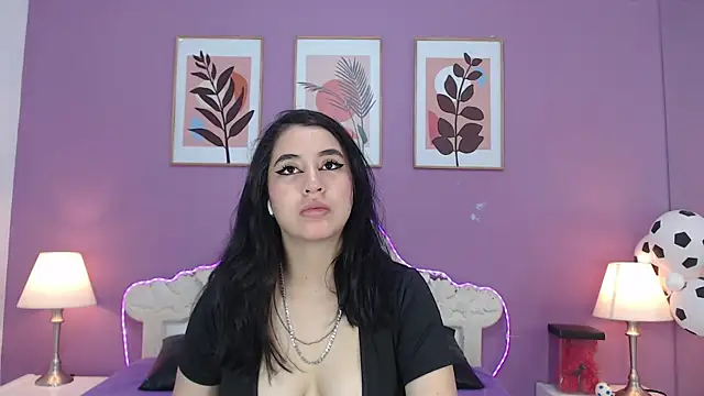 Snapshot of YayaQueen chatting on 07-20-26, 11:45 YayaQueen online show from 07-20-26, 11:45