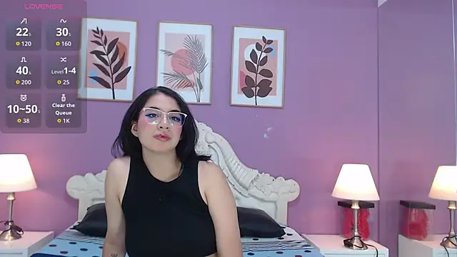 Snapshot of YayaQueen chatting on 05-17-26, 12:27 YayaQueen online show from 05-17-26, 12:27