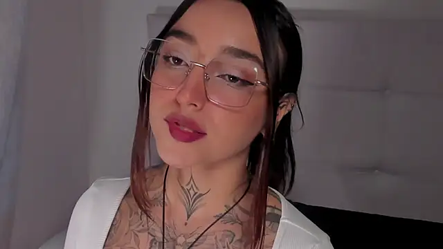 Emily Rousess online show from 06-06-26, 10:48