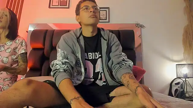 dalhia and hades online show from 04-22-26, 12:12