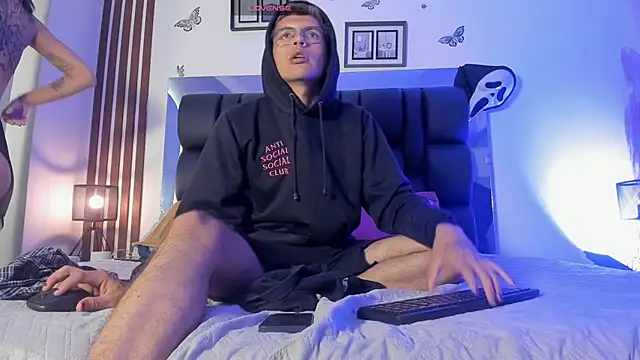 dalhia and hades online show from 03-31-26, 01:02