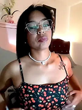 Snapshot of nathyjonees chatting on 06-27-26, 12:33 nathyjonees online show from 06-27-26, 12:33