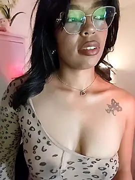 Snapshot of nathyjonees chatting on 06-17-26, 11:20 nathyjonees online show from 06-17-26, 11:20