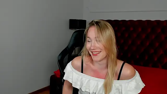 ElaraVoltage online show from 07-28-26, 11:17