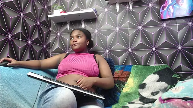 Snapshot of Candykss chatting on 05-21-26, 07:55 Candykss online show from 05-21-26, 07:55