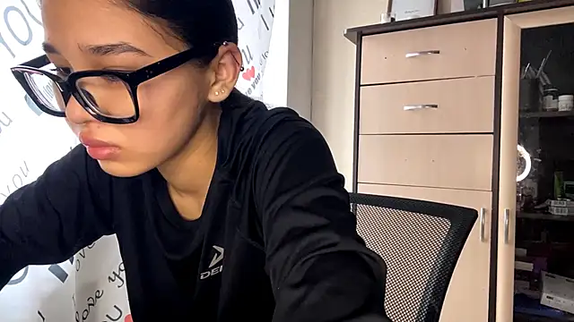 CatherineForbes online show from 03-27-26, 08:22