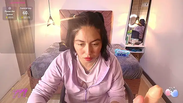 Amanda Fox   online show from 03-18-26, 08:43