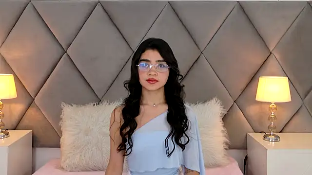 OliviaDiaz online show from 05-22-26, 08:18