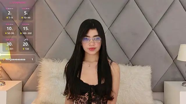 OliviaDiaz online show from 04-25-26, 08:17
