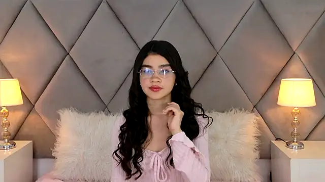 OliviaDiaz online show from 05-26-26, 08:07