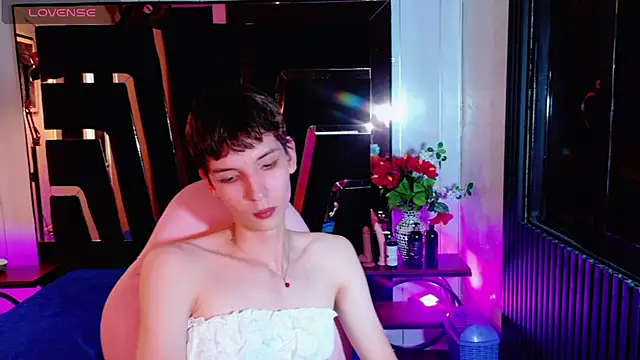 Snapshot of Stefany_PiInk chatting on 05-20-26, 08:28 Stefany PiInk online show from 05-20-26, 08:28