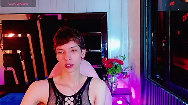 Snapshot of Stefany_PiInk chatting on 05-18-26, 12:32 Stefany PiInk online show from 05-18-26, 12:32