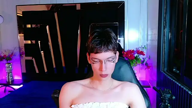 Stefany PiInk online show from 04-17-26, 08:00