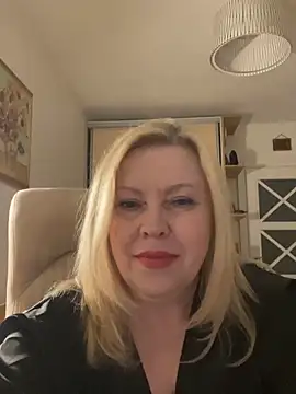 JanieLight53 online show from 05-15-26, 10:52