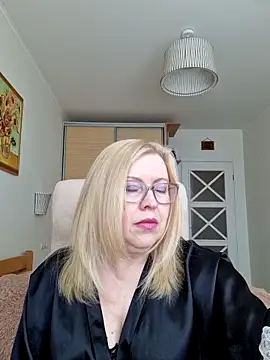 JanieLight53 online show from 04-22-26, 01:18