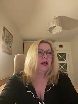 JanieLight53 online show from 04-08-26, 07:15