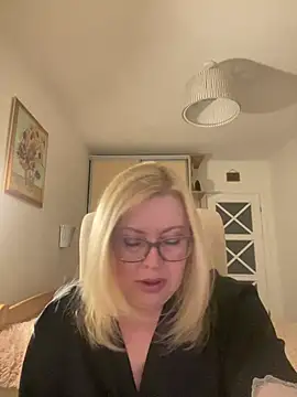 JanieLight53 online show from 04-14-26, 07:08
