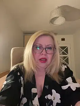 JanieLight53 online show from 06-01-26, 07:35