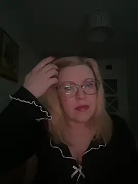 JanieLight53 online show from 04-05-26, 04:57