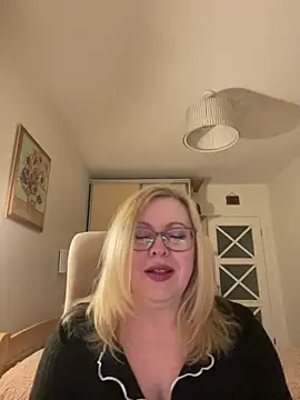 JanieLight53 online show from 04-10-26, 07:43
